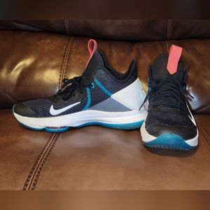 LeBron Nike Witness IV Basketball Shoes